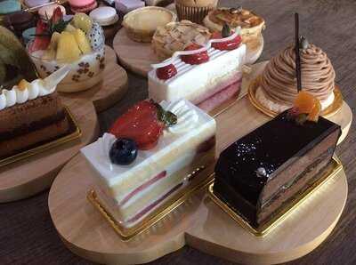 Platinum Cafe ＆dessert Shop From Shirokanedai