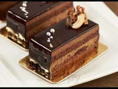 Platinum Cafe ＆dessert Shop From Shirokanedai