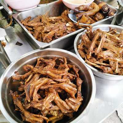 ก๋วยเตี๋ยวเป็ดเต้นระบำ