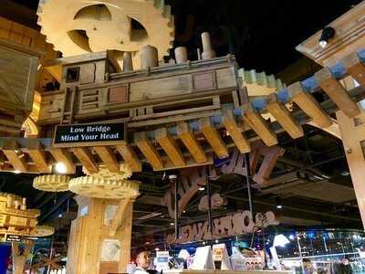 มิสเตอร์โจนส์ ออร์ฟาเนจ