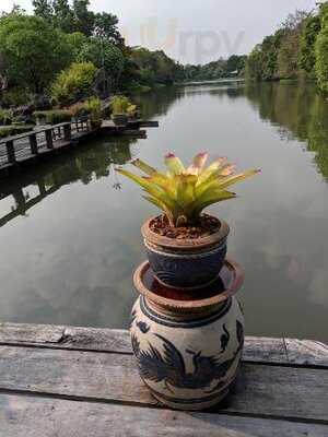 ร้านอาหาร บ้านสวนไผ่