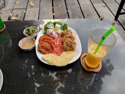 ร้านอาหาร บ้านสวนไผ่