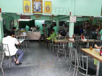 ห้องอาหาร พูนเลิศ