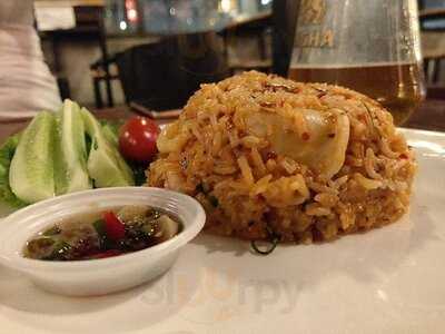 บ้านเพื่อน เอกมัย