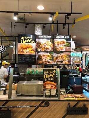 โฮลี่ชีส สาขา สีลมคอมเพล็กซ์