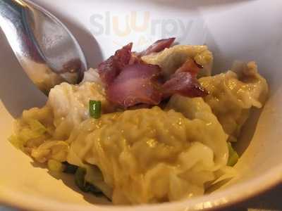 ร้านอาหาร มังกรขาว