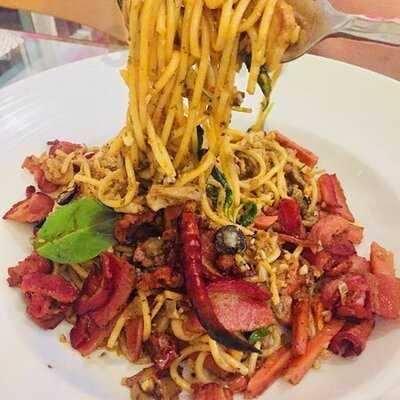 ร้านอาหาร เลอเนอฟบิสโทร