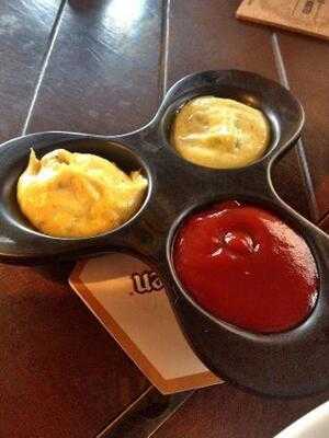 Hobs Nawamin Festival Walk