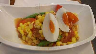 ยำแซ่บ สาขา เซนทรัล เวิร์ลด์