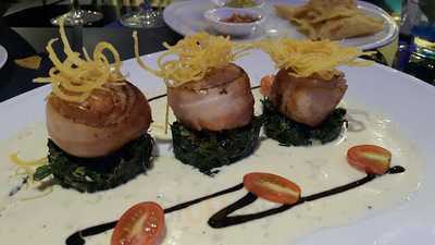 ทูโฟตี้เอทคาเฟ่แอนด์บาร์ (248 คาเฟ่แอนด์บาร์)