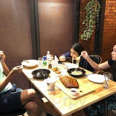 Lick Lips Bistro X Grill Bar