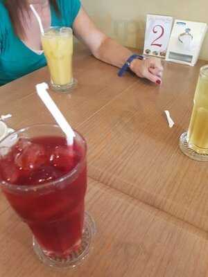 เลิฟวิ่ง ฮัท