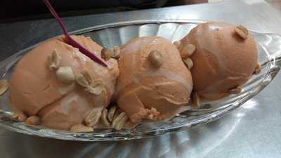 อ ประทิน ไอศครีม