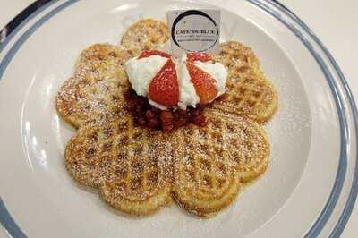 คาเฟ่ เดอ บลู