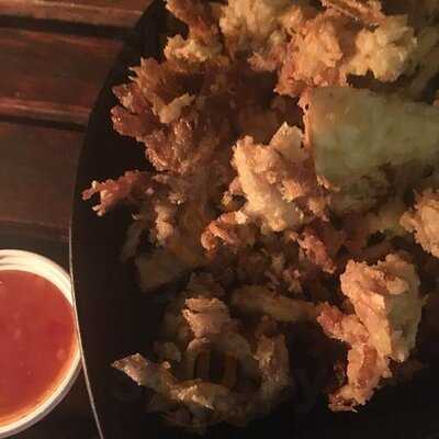 แจ่มจันทร์บาร์แอนด์บิสโทร