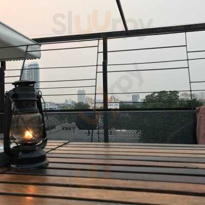 แจ่มจันทร์บาร์แอนด์บิสโทร