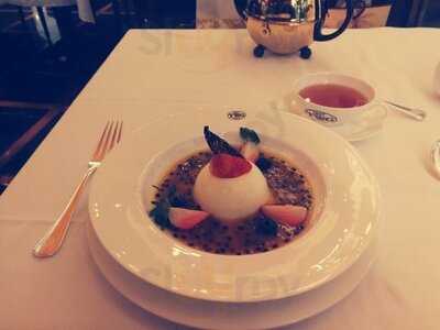 ทีดับบลิวจี ที สาขา เอ็มควอเทียร์