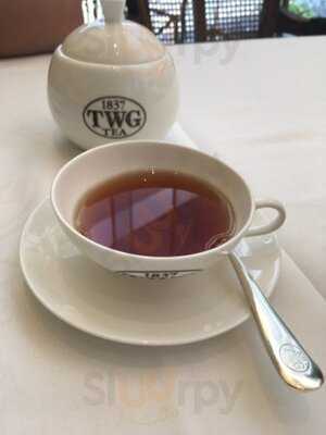 ทีดับบลิวจี ที สาขา เอ็มควอเทียร์