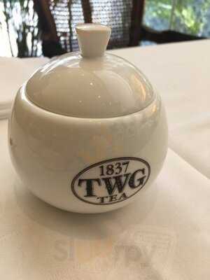 ทีดับบลิวจี ที สาขา เอ็มควอเทียร์