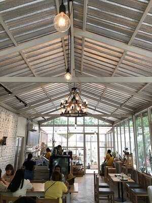 The Pine Farm & Cafe