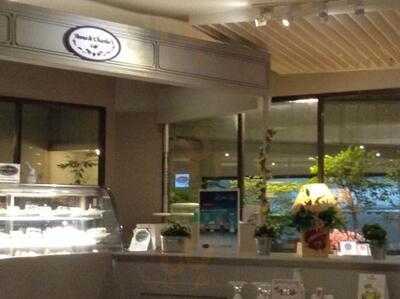 Anna & Charlie's Cafe