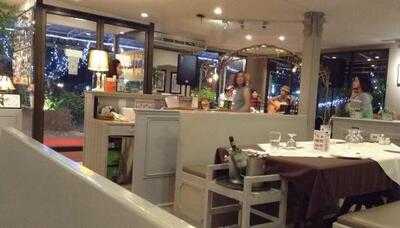 Anna & Charlie's Cafe