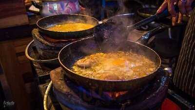 พี่เล็กผัดไทยเตาถ่าน