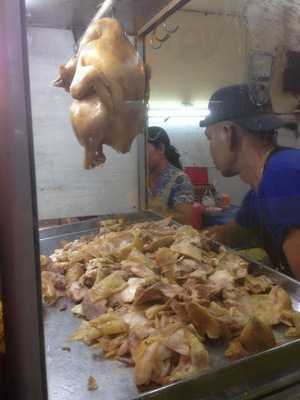 ก๋วยเตี๋ยวไก่น้ำแดง