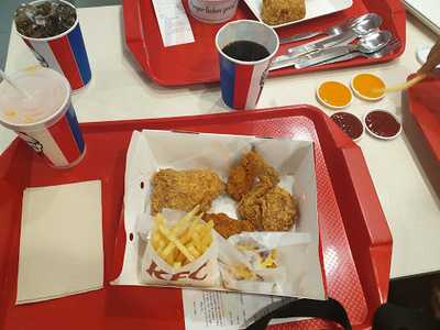 เคเอฟซี สาขา เซนทรัล ปิ่นเกล้า