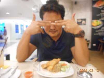 ร้านอาหาร อัพทูยู