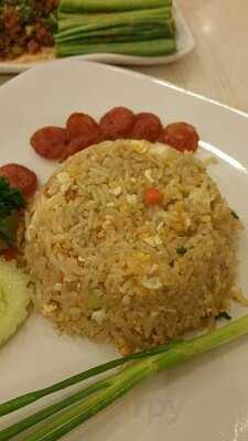 ร้านอาหาร อัพทูยู