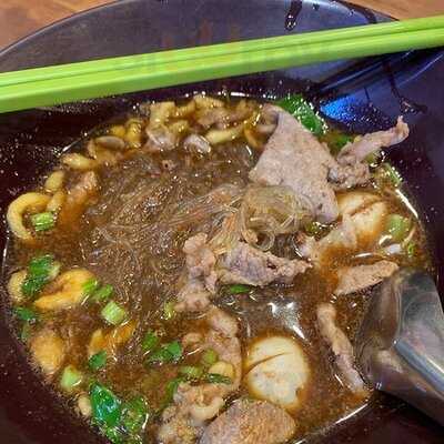 Thai Style Noodle And Beverage