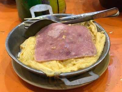 Thai Style Noodle And Beverage