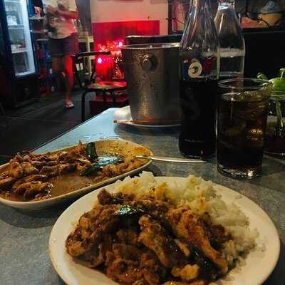 ร้านอาหาร เดย์ทูไนท์