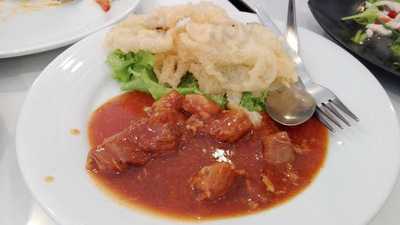 บ้านกลางซอย