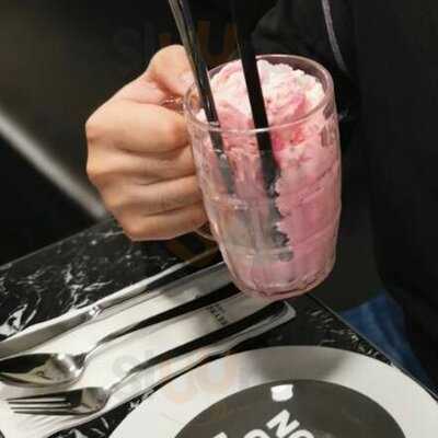 Greyhound Cafe (j-avenue Thonglor)