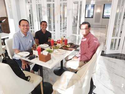 สินธรสเต็กเฮ้าส์