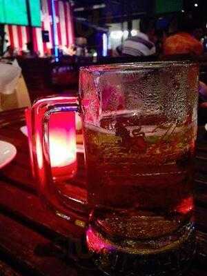 ร้านอาหาร ลานผ้า