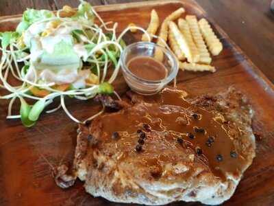 ฮาย ไทม์ คาเฟ่