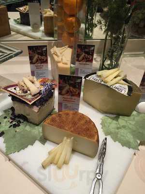 ห้องอาหารโฟลว์