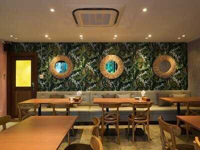 Krung Siam Thai Restaurant And Bar