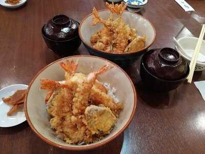 ร้านอาหารญี่ปุ่น ฮาคาต้า