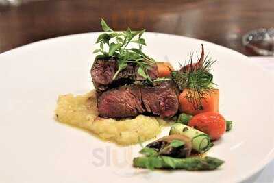 เดอะ คล็อคเอ้าท์ คาเฟ่ แอนด์ แคชวลคูซีน