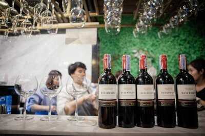 เดอะ คล็อคเอ้าท์ คาเฟ่ แอนด์ แคชวลคูซีน