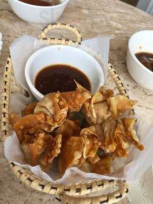 กุ๊กฝ้าหยู่น - จี ทาวเวอร์