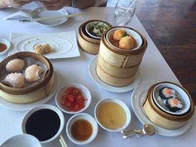 ดิ เอมเพอเรอร์