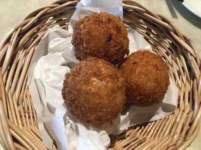 เชฟป้อม คิทเช่น - เจริญนคร