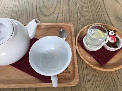 ร้านกาแฟ มิสซิ่งพีช