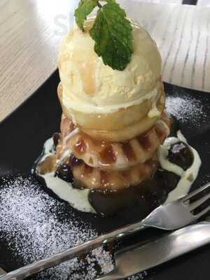 ร้านกาแฟ มิสซิ่งพีช