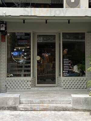 Entree Coffee & Brunch